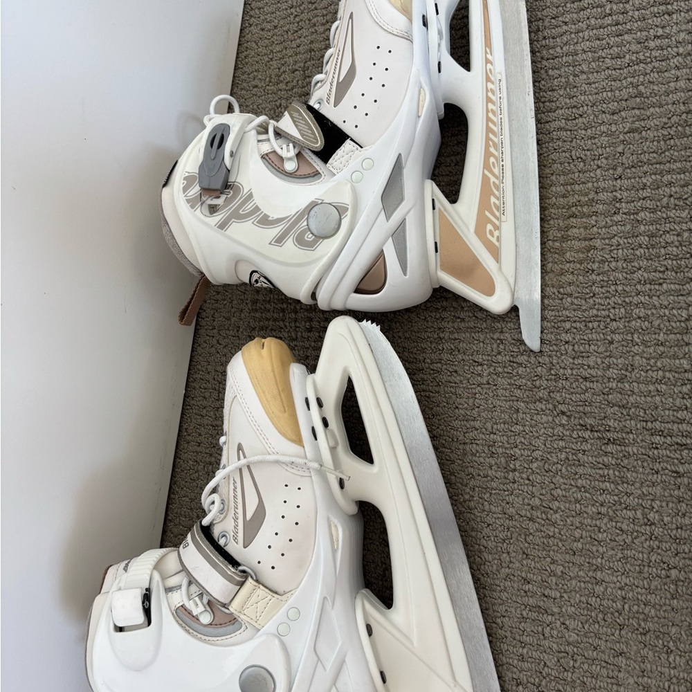 SOLD - ROLLERBLADE COMET XT Bladerunner Women’s Figure Ice Skates, White/Beige. - Picture 8 of 9